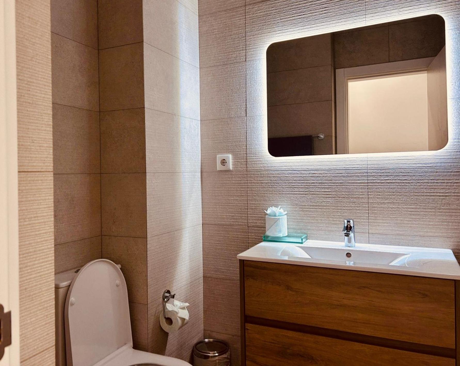 Central Lagos Apt With Marina Views Near Beaches Buitenkant foto