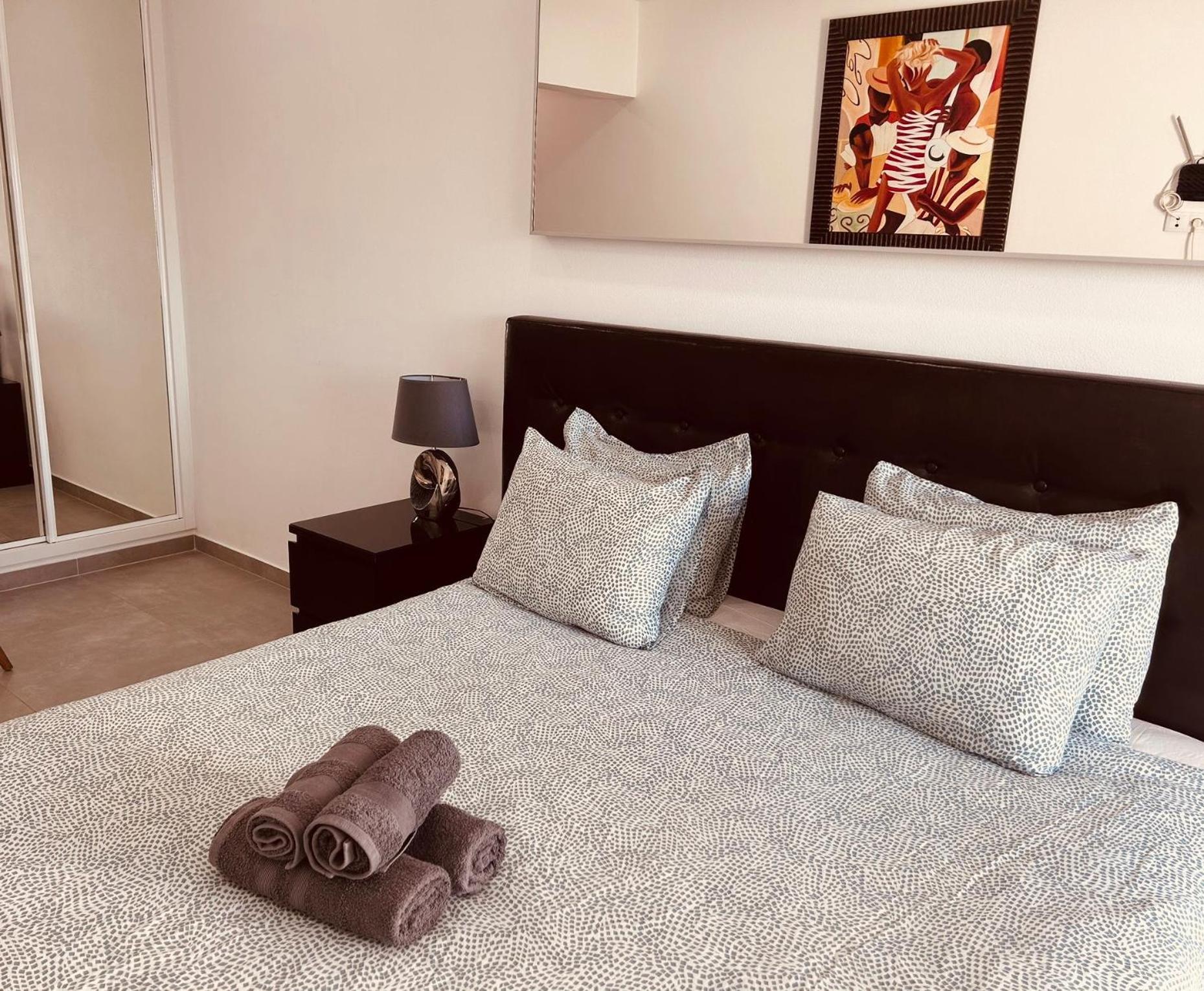 Central Lagos Apt With Marina Views Near Beaches Buitenkant foto